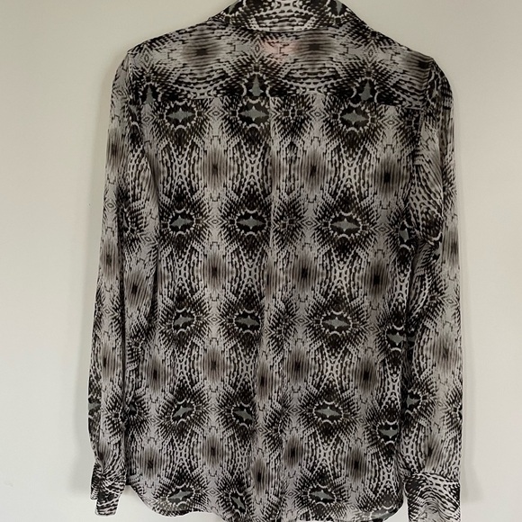 Joe Fresh Women’s Sheer Long Sleeves Snake Skin Print Blouse Black/ Grey  Small - Picture 5 of 7
